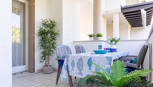 Comfortable flat in a residence with swimming pool