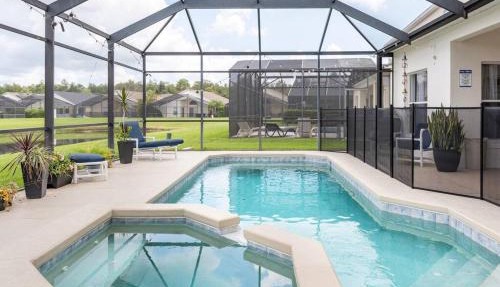 Comfortable House with hot tub close to Disney