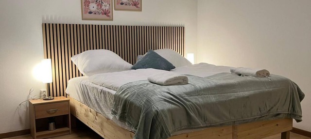 Comfortable Room with Balcony Near Rennweg Station