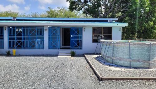 Container 2 with pool, free wifi, fully equiped
