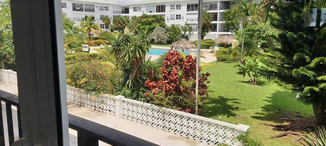 Contemporary 2-bed 2-bath condo