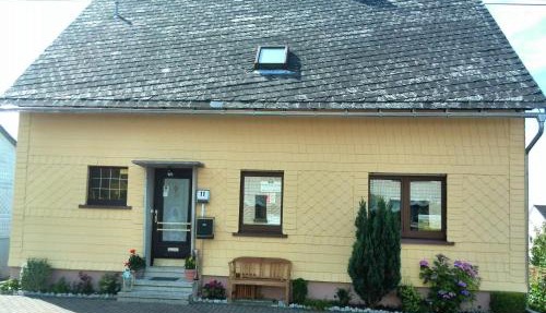 Cozy Apartment with Private Garden in Nisterau