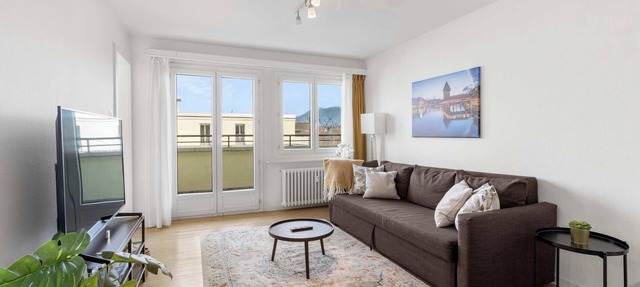 Cozy Central Lucerne Apartment with Balcony