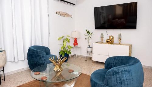 Cozy Home Close to Beaches