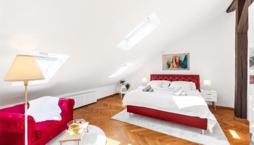 Cozy Luxe Home at the Heart of Old Prague Centre