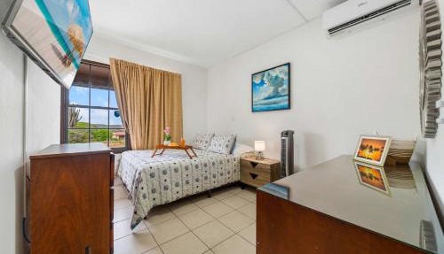 Cozy One Bedroom Air conditioned Apartment