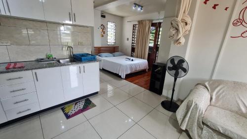 Cozy Studio Apt Pool Free WIFI