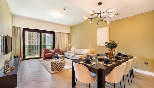 Daniels Luxe 3BR Downtown with Skyline View