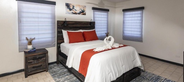 Deany's Uptop Luxury Suite