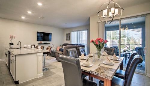 Disney-Area Townhome w/Lanai & Resort Amenities!