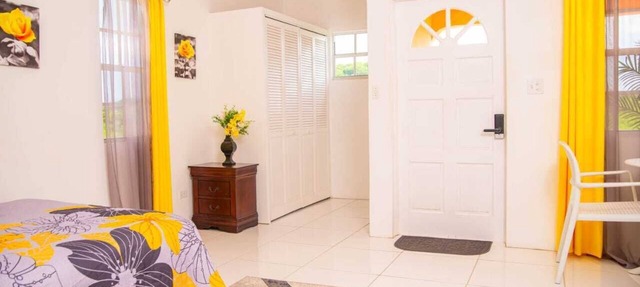 Docs Paradise Yellow Apartment