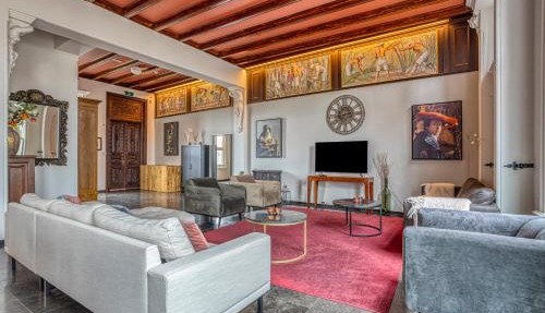 Edam Suites