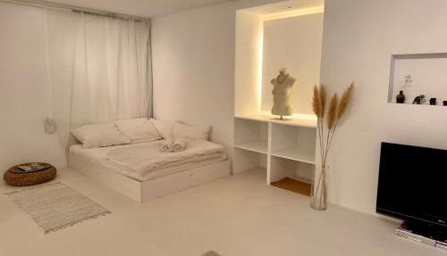 Eigene Souterrain Keller Wohnung nähe Olympiapark - von privat