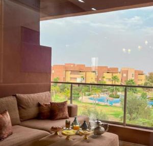 Elegant 2BR Pool & Garden View, Golf & Parking