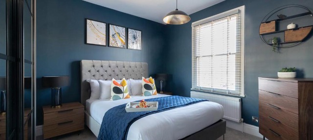 Elliot Oliver - Laverham House - Stunning 6 Bedroom Regency House With Parking
