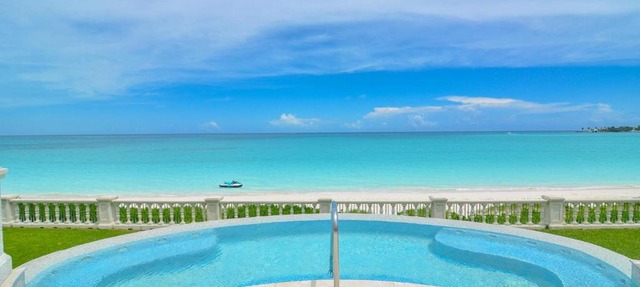 EXCLUSIVE BEACHFRONT MANSION 7 BR (VILLA B)