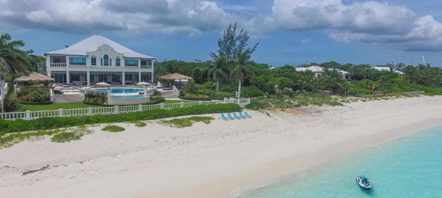 EXCLUSIVE BEACHFRONT MANSION 9 BR (VILLA C)