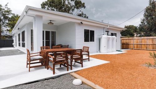 Exquisitely Spacious 3-Bed Home