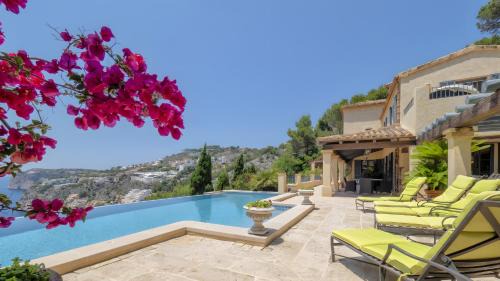 Fabulous Views At Cala Llamp