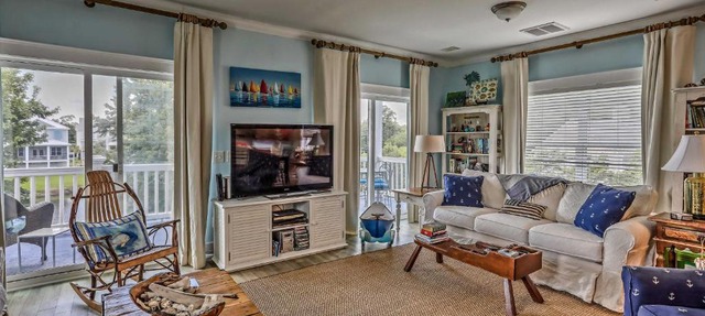 Family Beach Home; Walk to N Litchfield Beach