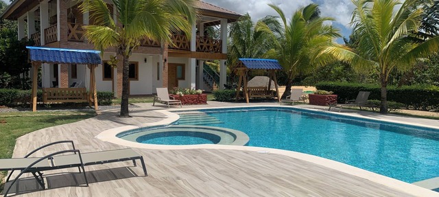 Fantastic 8-bedroom villa with AC in pleasant Higuey