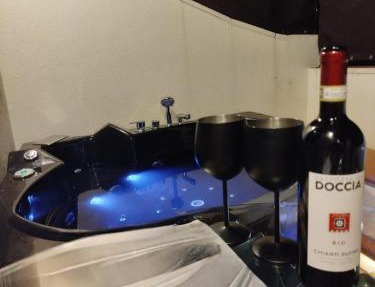 Florence Holiday Apartment Ponte Vecchio Glow Suite Jacuzzi