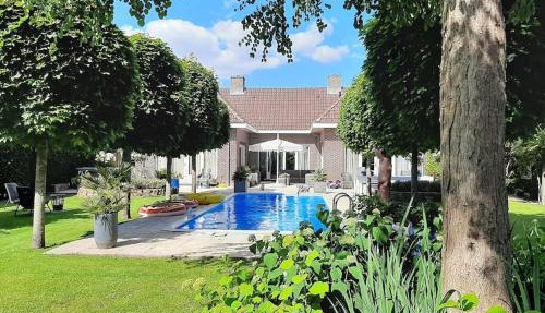 Gastehuis Madiba met privé zwembad en jacuzzi