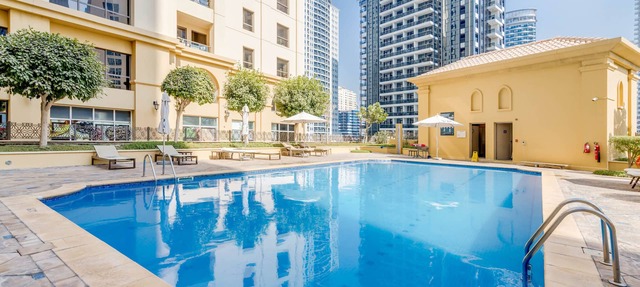 GLOBALSTAY. Modern Ap steps to JBR Beach