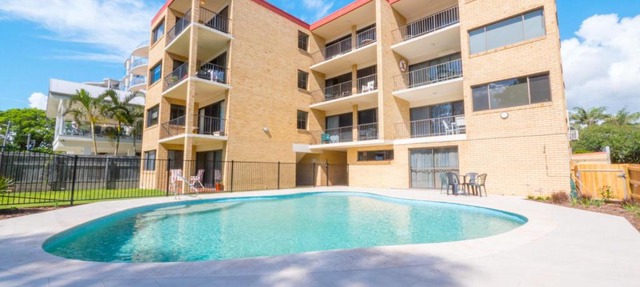 Golden Shores Unit 1 21 Landsborough Parade