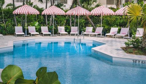 Hampton by Hilton Grand Cayman Seven Mile Beach