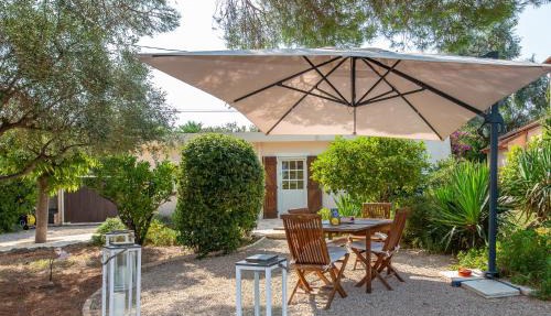 Haus mit Garten über der Bucht von Cannes