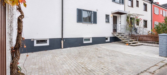 Holiday Apartment 'Munich Hideaway' with Private Garden and Balcony