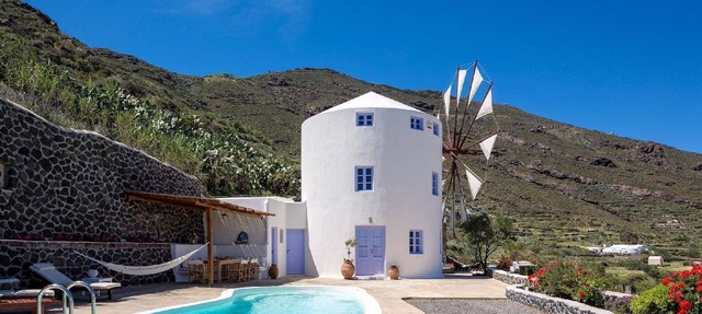 Holiday house with private pool for 5 persons approx. 90 m² in Santorini, Aegean (Santorini)