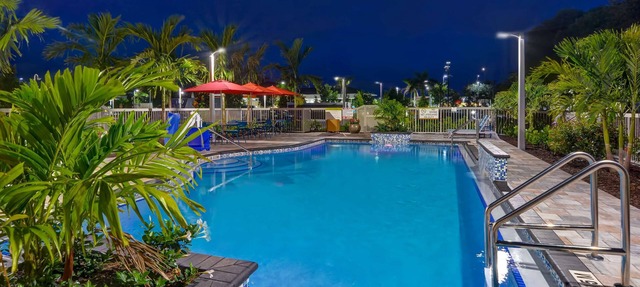 Home2 Suites Naples I-75 Pine Ridge Road, FL