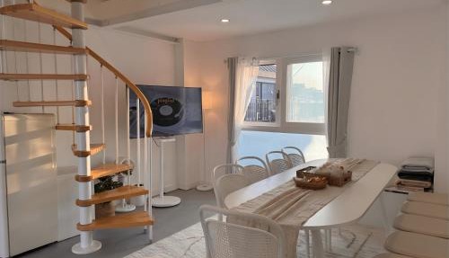 HongDae 4min walk #3BD 2BA #Baby crib #8 Queen beds #private terrace