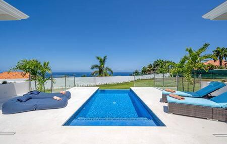 Hospitality Expert EDEN LUXE 1 Pool Beach Chef