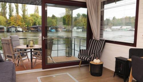 Houseboat Rosie
