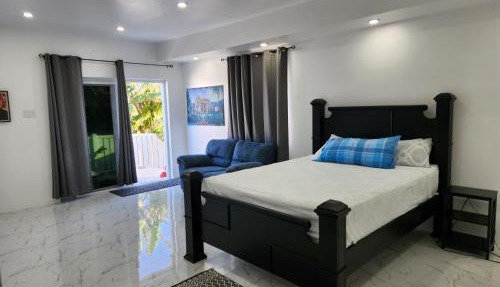 Ideal getaway within Oceanpointe gated community, never shared accommodation