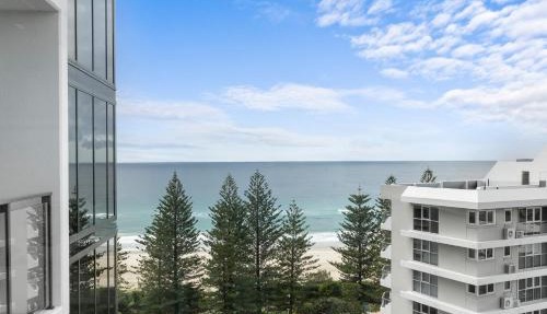 Immaculate Burleigh Apartment at Sandbar Burleigh Heads
