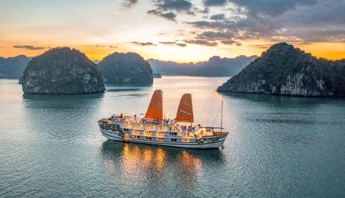 Indochina Sails Ha Long Bay