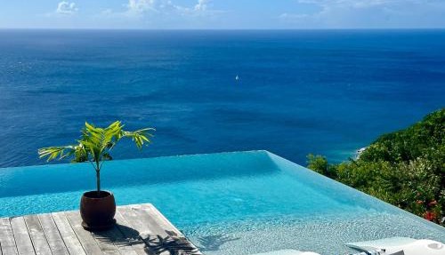 Infinity Luxury Villa - Stunning Sea and Piton Views