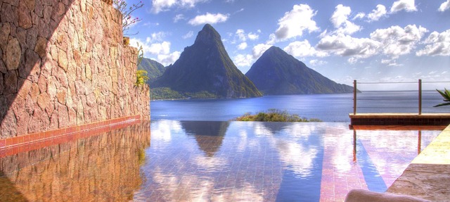Jade Mountain Resort