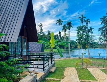 Jungle Lake View Cabana