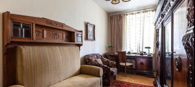 Kropotkinskaya Apartment