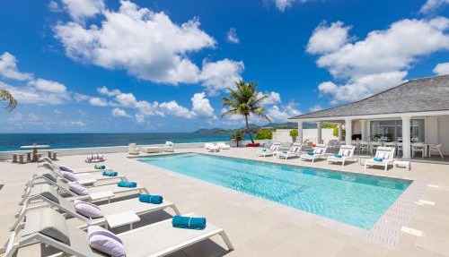 La Perla Estate - 7 BR Luxury Beachfront Villa with utmost privacy