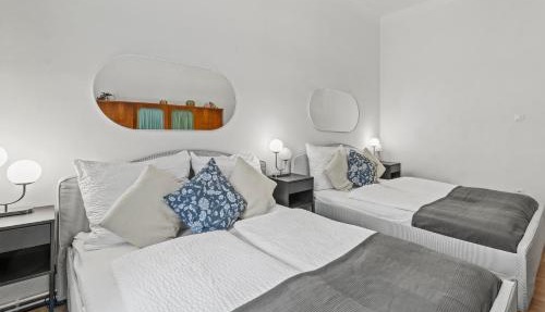 Large Two-Bedroom - 2-Min Walk to Metro Meidling