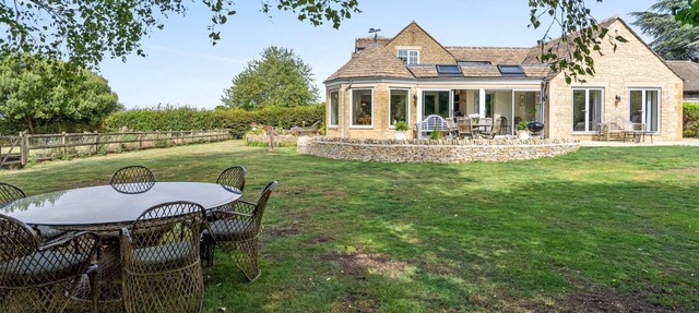 Leafield House - pet friendly near Cheltenham