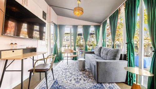 Levinsky Rooftop Loft by Shays Urban
