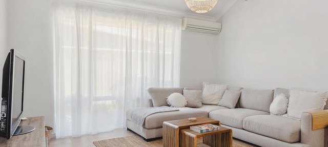 Light & Bright Pet Friendly Beach Side Haven