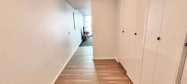 Light & Lovely in Canberra's CBD - 1BR Apt w/Carsp